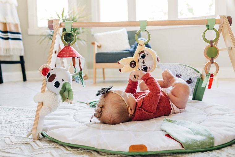 Tiny Love, Boho Chic, saltea de activitati pentru bebelusi cu suport din lemn