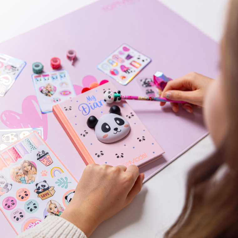 Top Model, jurnal DIY cu accesorii pentru decorare