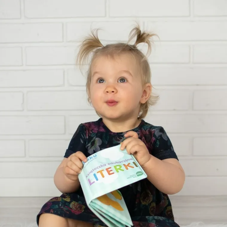 Akuku, carte educativa, scrisori