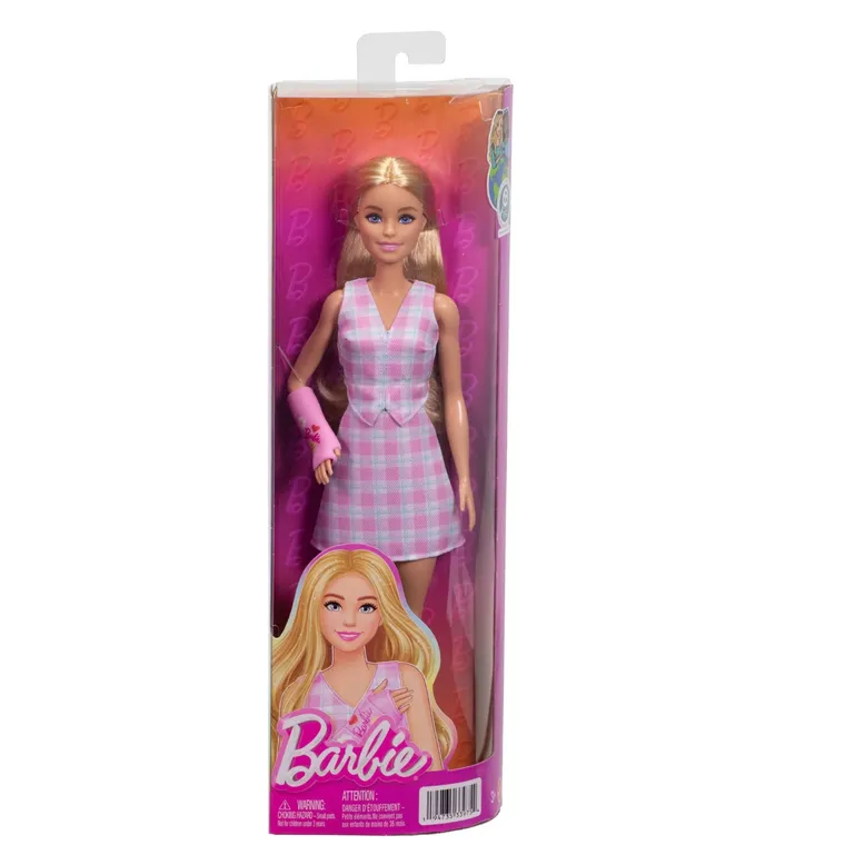 Barbie Fashionistas, Tinuta in carouri roz, papusa
