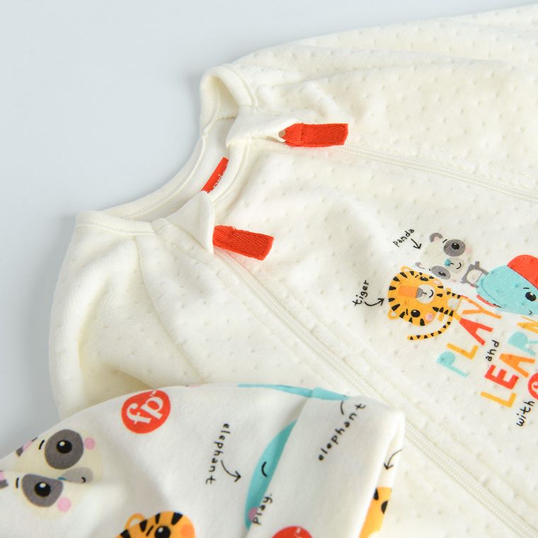 Cool Club, Set pentru bebelusi, Pijama tip salopeta, Caciula, ecru, imprimeu Fisher-Price