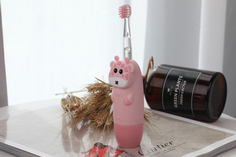 InnoGIO, GIOgiraffe, periuta de dinti sonica pentru copii, roz
