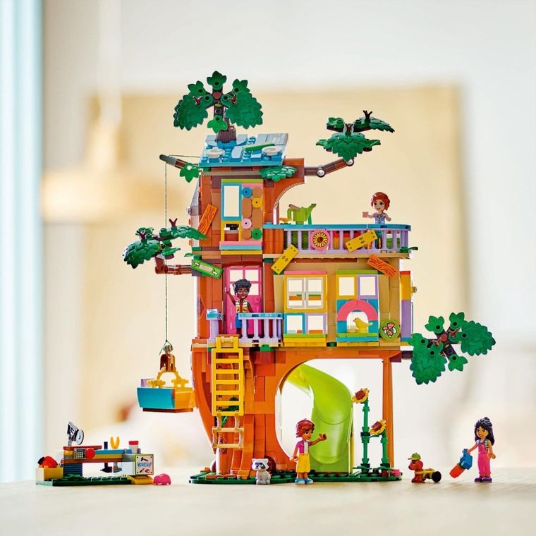 LEGO Friends, Momente cu prietenii la casa din copac, 42652