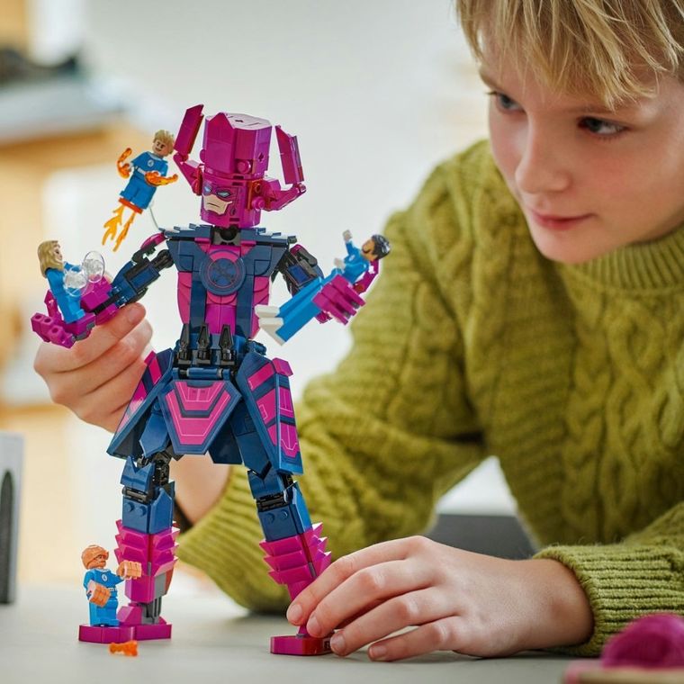 LEGO Super Heroes, Figurina de constructie Cei patru fantastici vs. Galactus, 76316
