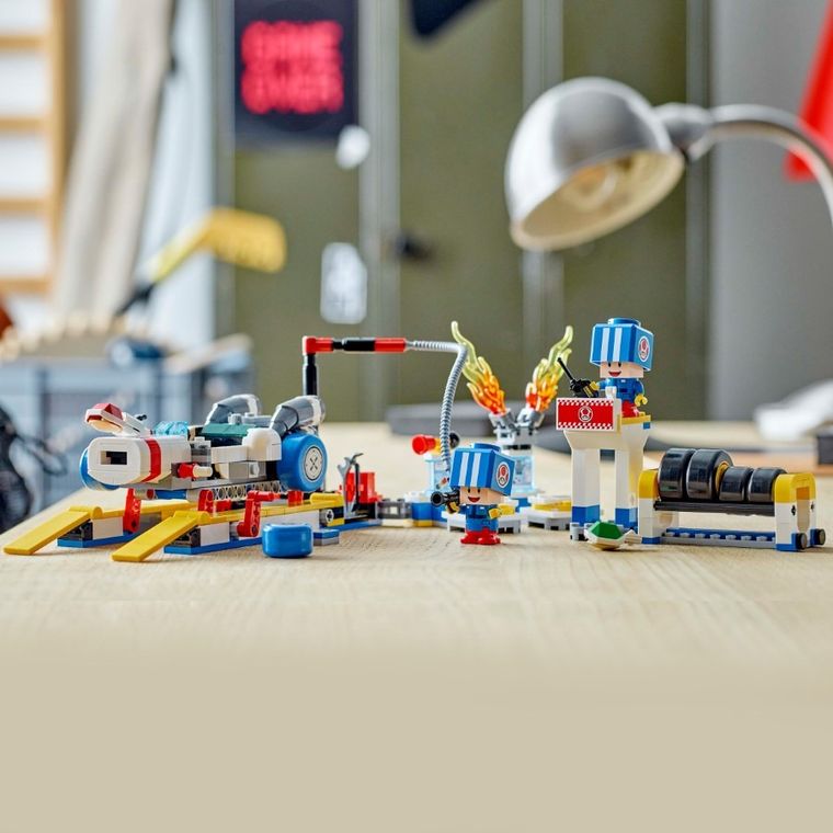 LEGO Super Mario, Mario Kart - Garajul lui Toad, 72035