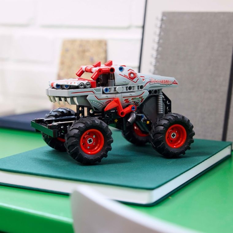 LEGO Technic, Monster Jam ThunderROARus cu motor cu arc, 42200