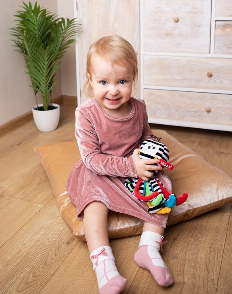 Mom's Care, caracatita, prima jucarie de plus cu agatatoare, jucarie senzoriala contrastanta, alb-negru