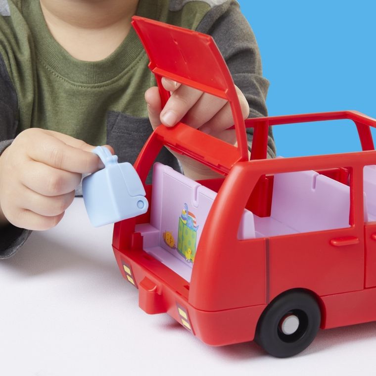 Peppa Pig, Peppa's Big Family Car, set de joaca cu figurine