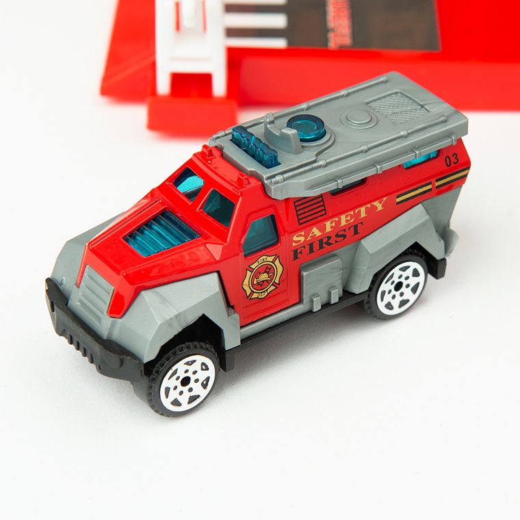 Smiki, Pompieri, garaj cu vehicule