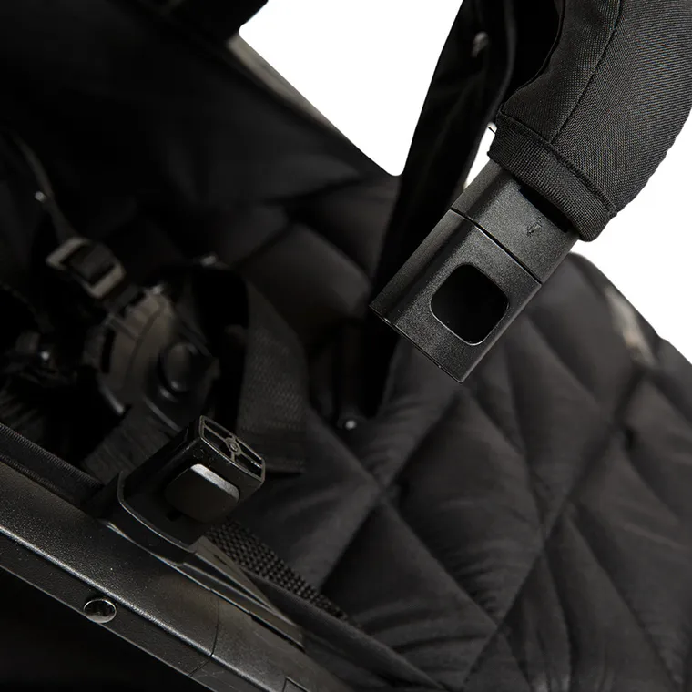 Smiki, Thunder Pro, carucior sport, negru-auriu