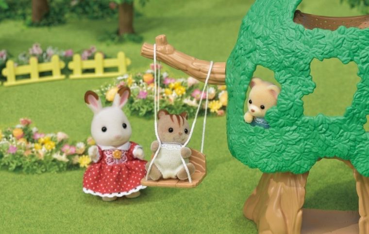 Sylvanian Families, Casuta in copac la gradinita cu figurina, 5318