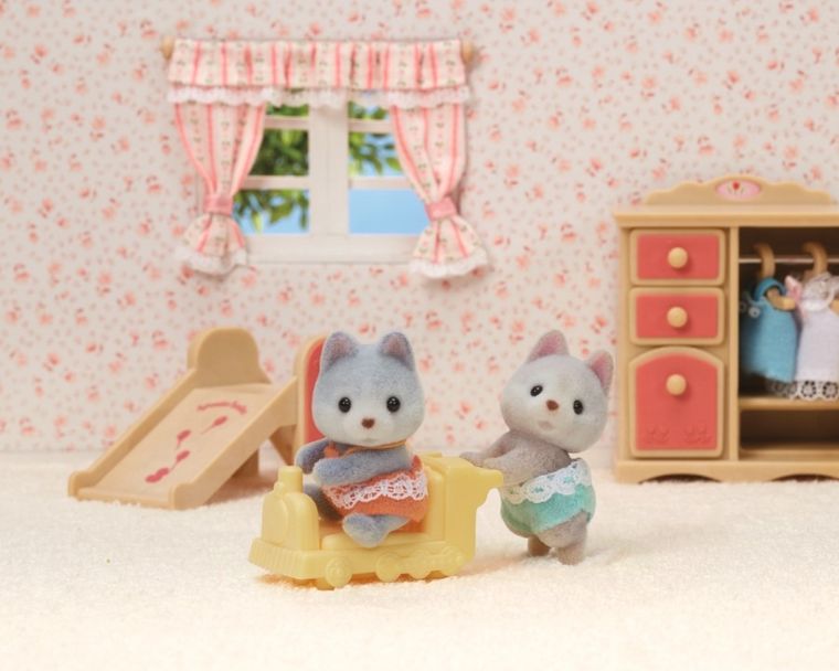 Sylvanian Families, Catelusii gemeni Husky, set de figurine, 5638