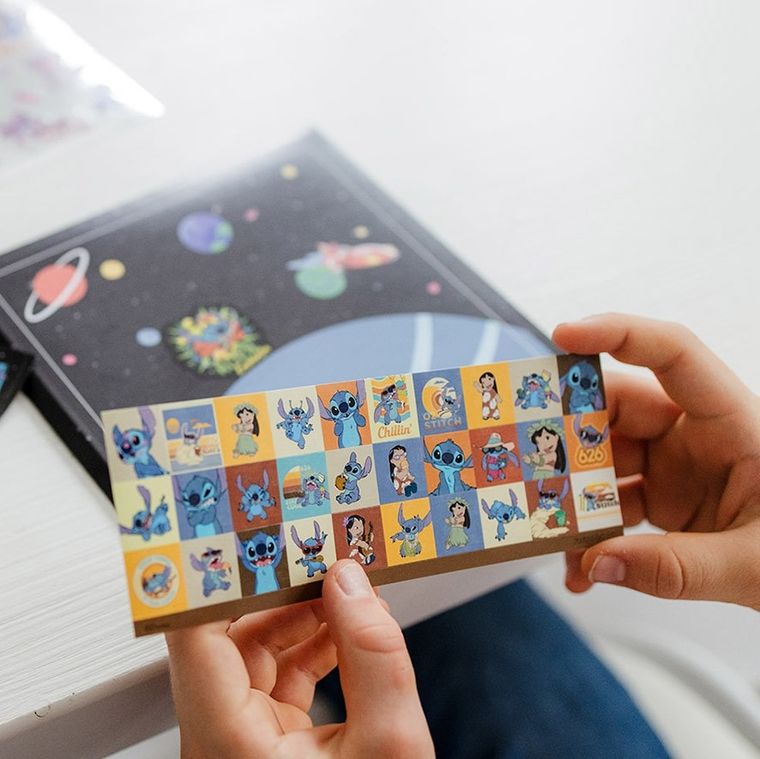 Totum, Lilo si Stitch, set de stickere cu imagine de fundal
