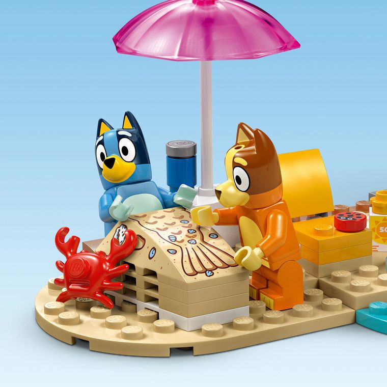 LEGO Bluey, Calatoria familiei lui Blue cu masina la plaja, 11202