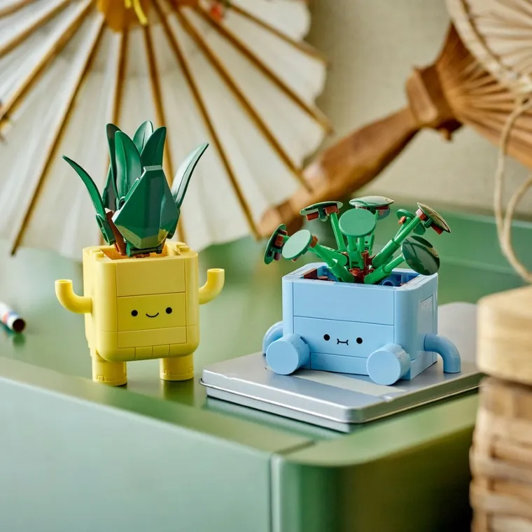 LEGO Botanicals, Plante fericite, 10349