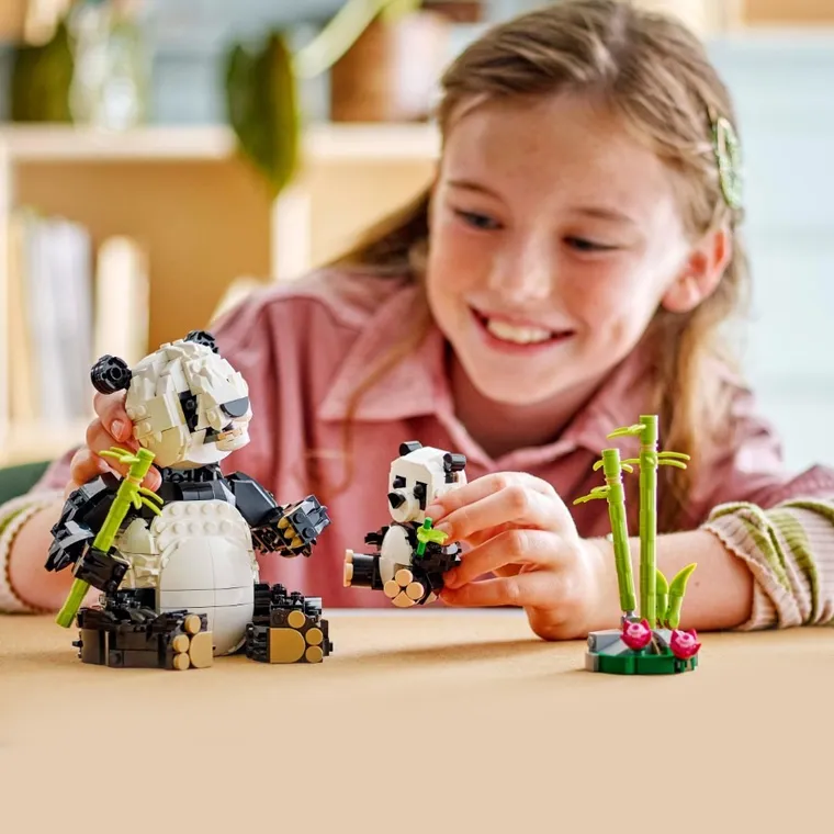 LEGO Creator, Animale salbatice: Familia de ursi panda, 31165