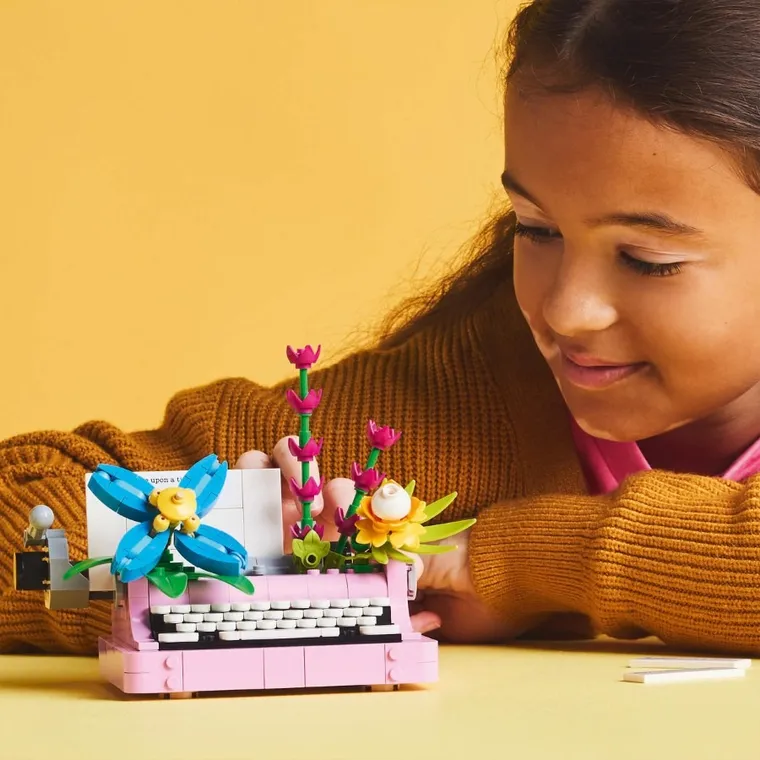 LEGO Creator, Masina de scris cu flori, 31169