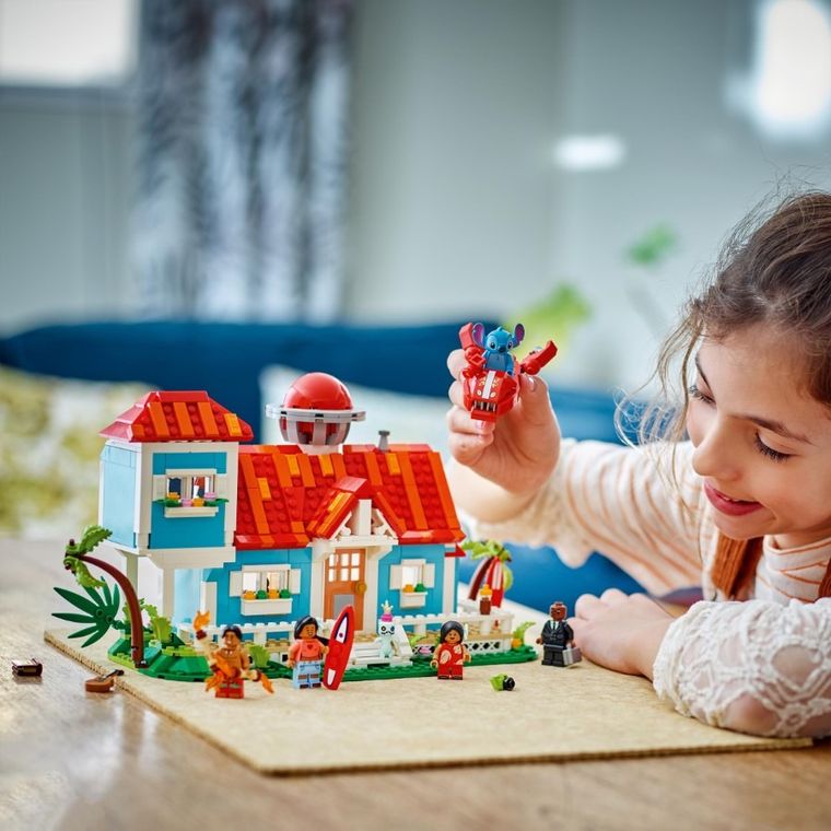 LEGO Disney, Casa de pe plaja a lui Lilo si Stitch, 43268