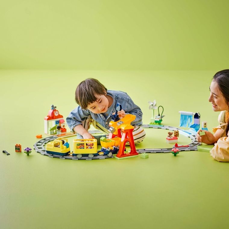 LEGO DUPLO, Tren comunitar mare si interactiv, 10428
