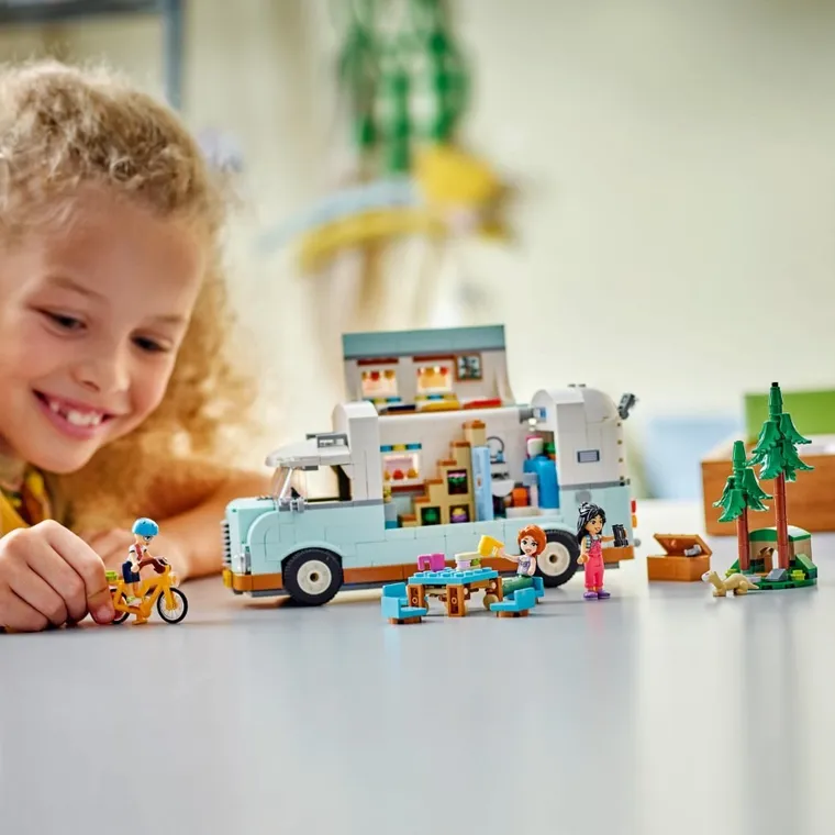 LEGO Friends, Aventura in rulota cu prietenii, 42663