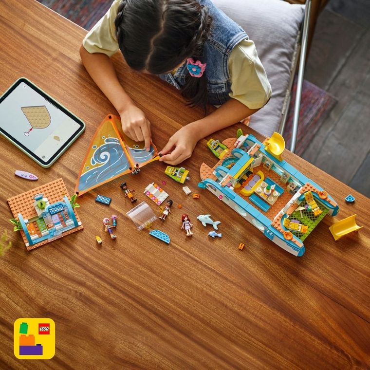 LEGO Friends, Calatoria aventuroasa cu barca, 42664