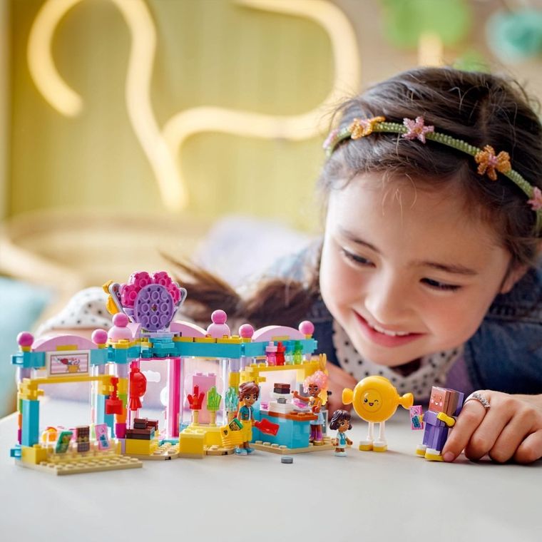 LEGO Friends, Magazin de dulciuri din orasul Heartlake, 42649