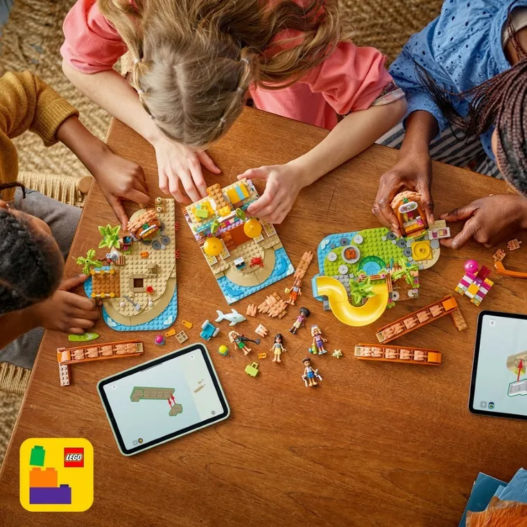 LEGO Friends, Statiune de pe litoral pentru vacanta cu familia, 42673