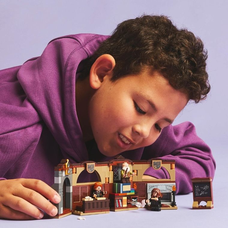 LEGO Harry Potter, Castelul Hogwarts: Ora de farmece, 76442