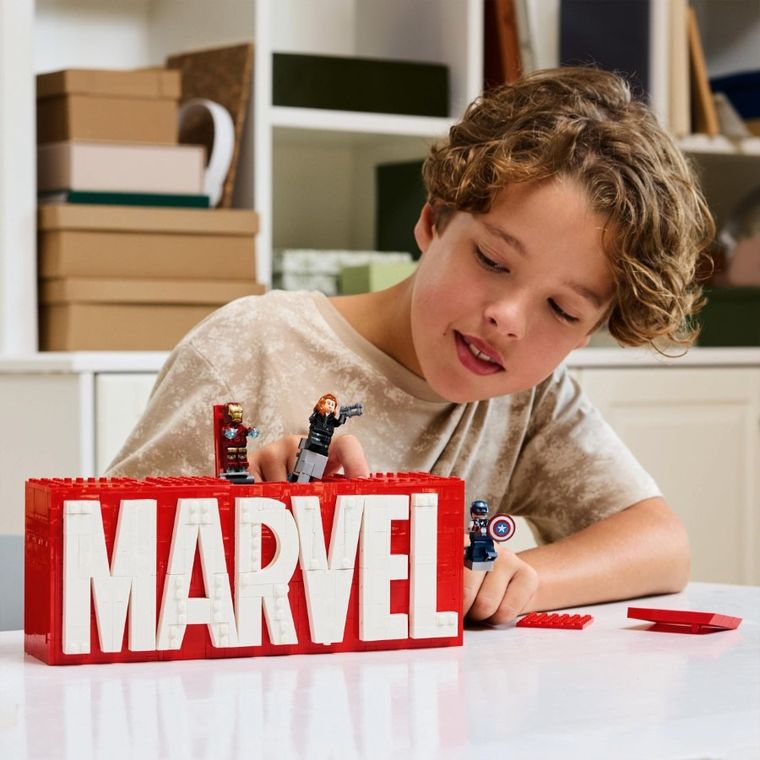 LEGO Marvel, Sigla si minifigurine MARVEL, 76313