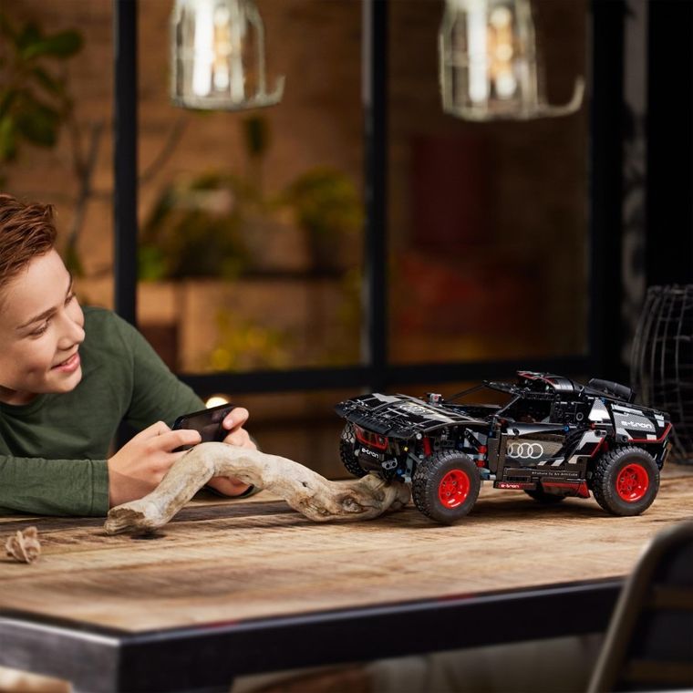 LEGO Technic, Audi RS Q e-tron, 42160
