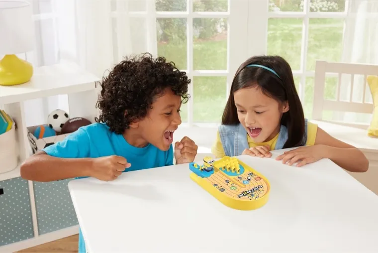 Minioni, U-turn Bowling, joc de indemanare