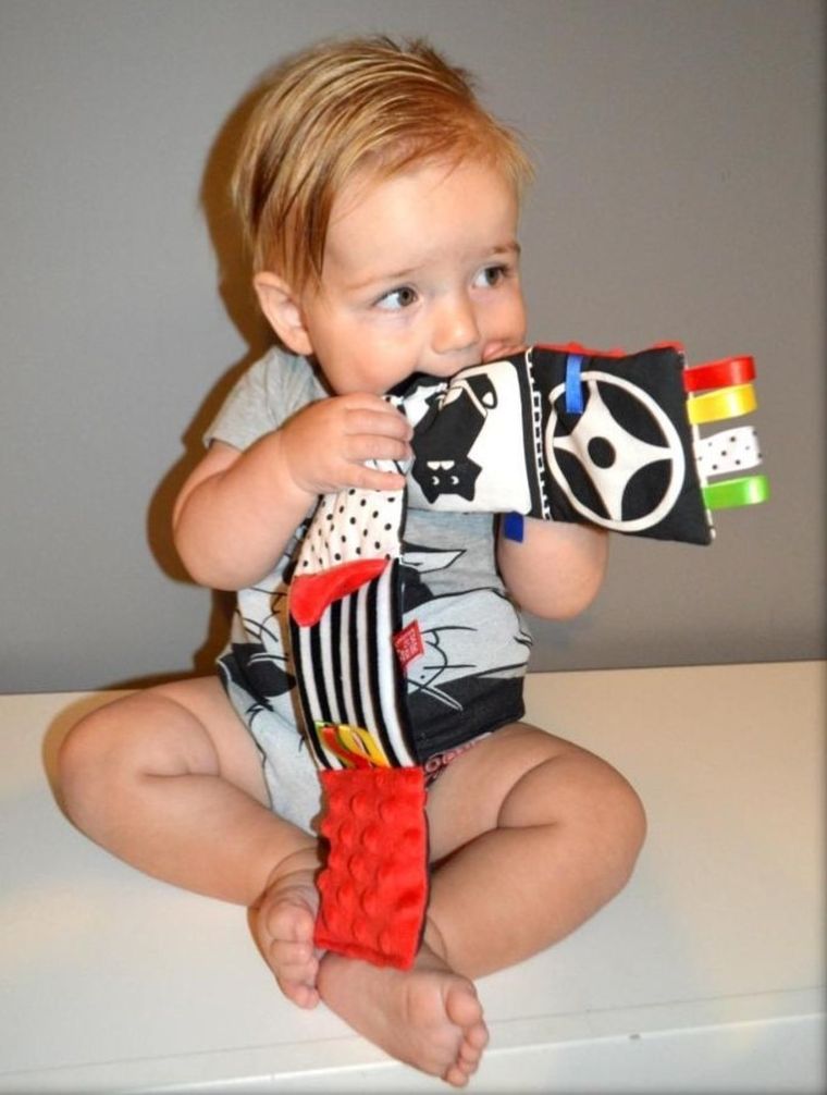 Mom's Care, carticica, jucarie senzoriala contrastanta, albastru