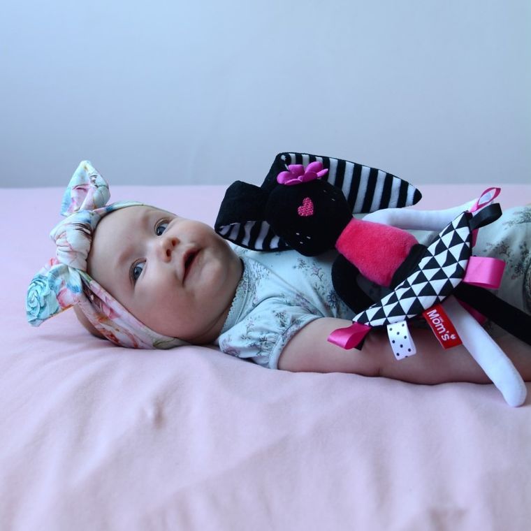 Mom's Care, iepuras, prima jucarie de plus, jucarie senzoriala