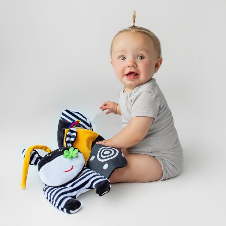 Mom's Care, Vacuta, carte pentru patut, jucarie senzoriala