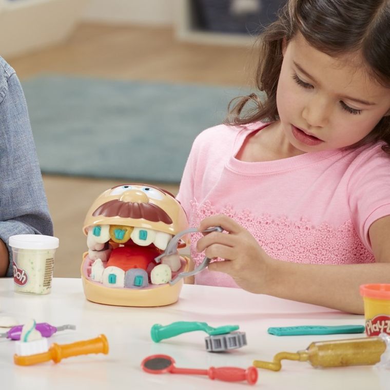 Play-Doh, Drill'N Fill Dentist, 8 cutii, set creativ + 4 cutii de plastilina GRATUIT, set promotional