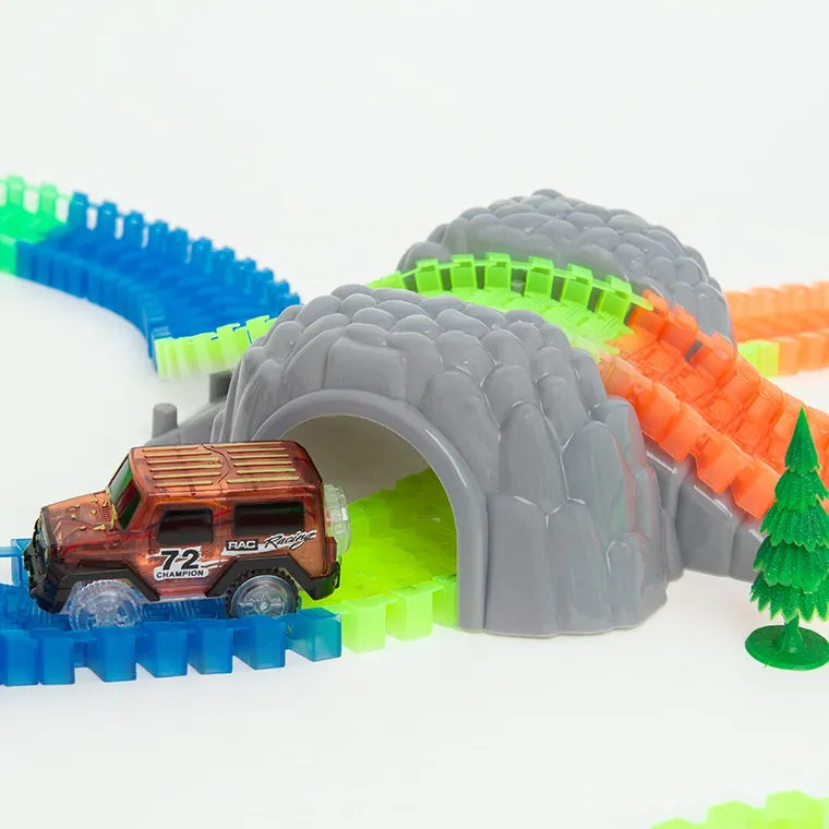 Smiki, Magic Tracks, circuit auto flexibil cu masinute, 138 elemente