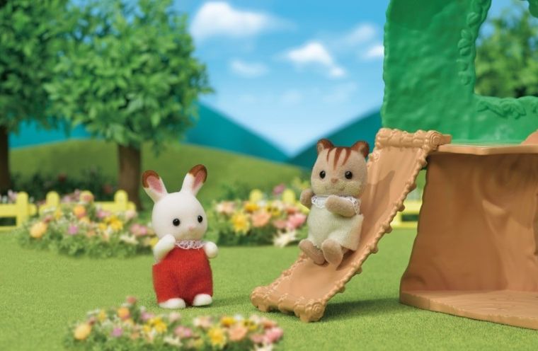 Sylvanian Families, Casuta in copac la gradinita cu figurina, 5318