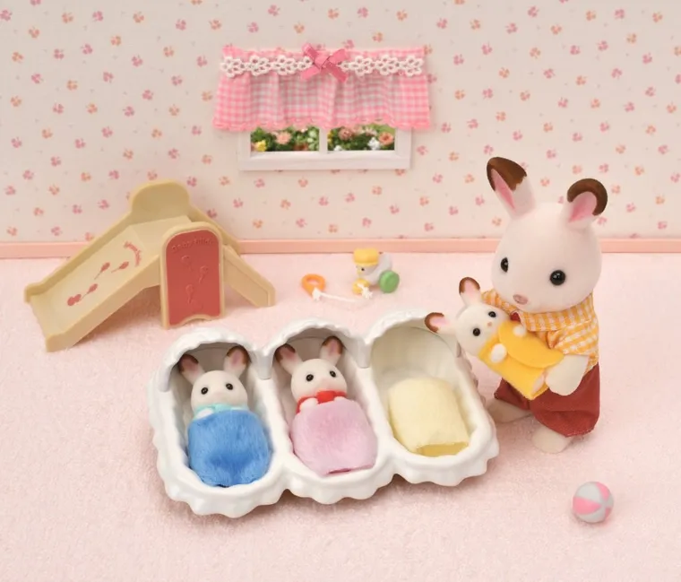 Sylvanian Families, Iepurasii tripleti cu urechiuse de ciocolata, set de figurine, 5532