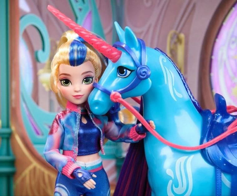 Unicorn Academy, Isabel, papusa fashion