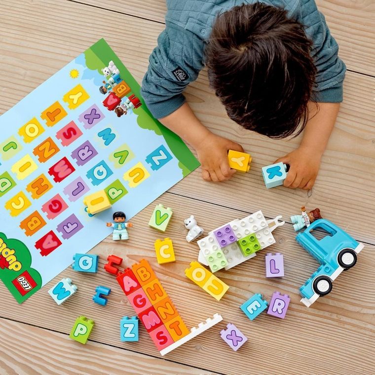 LEGO DUPLO Creative Play, Primul meu camion cu litere, 10915