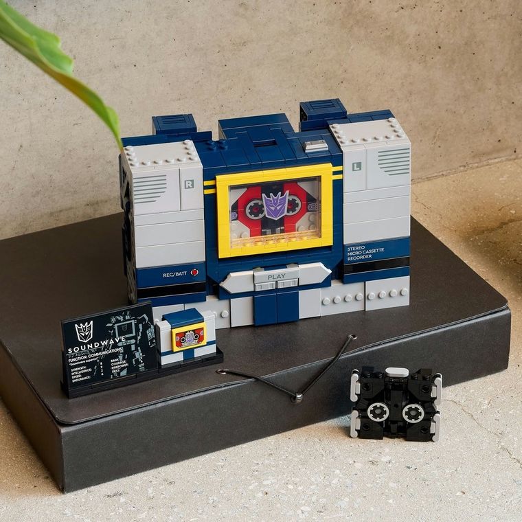 LEGO Icons, Transformers: Soundwave, 10358