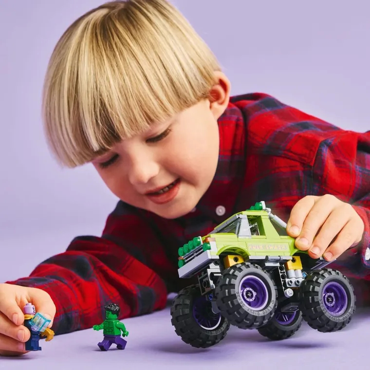 LEGO Marvel, Hulk in vehicul de teren contra lui Thanos, 76312