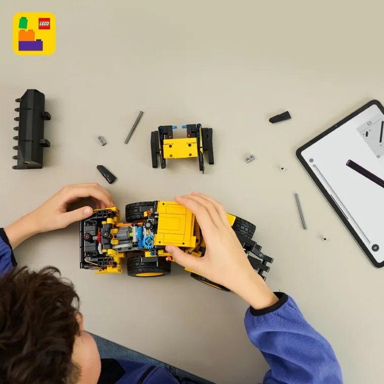 LEGO Technic, Incarcator frontal Volvo L120 Electric, 42209