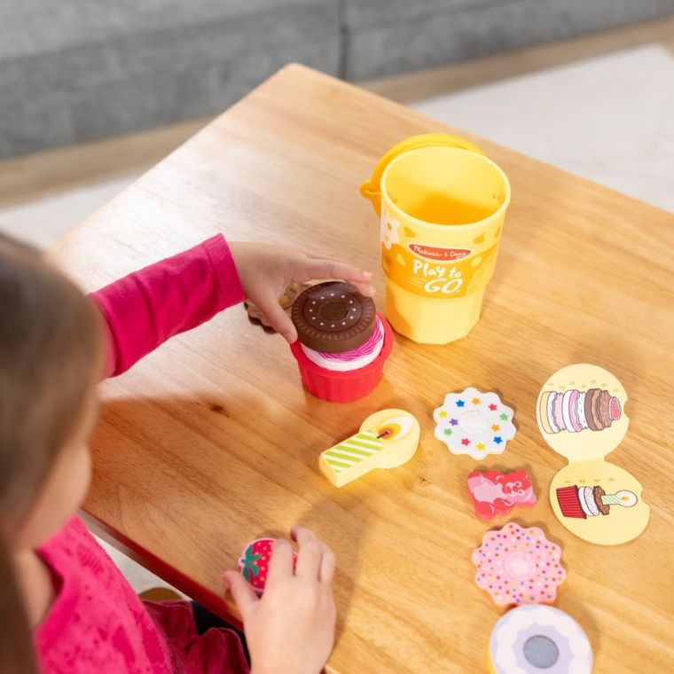 Melissa & Doug, Cofetarie portabila, set de calatorie