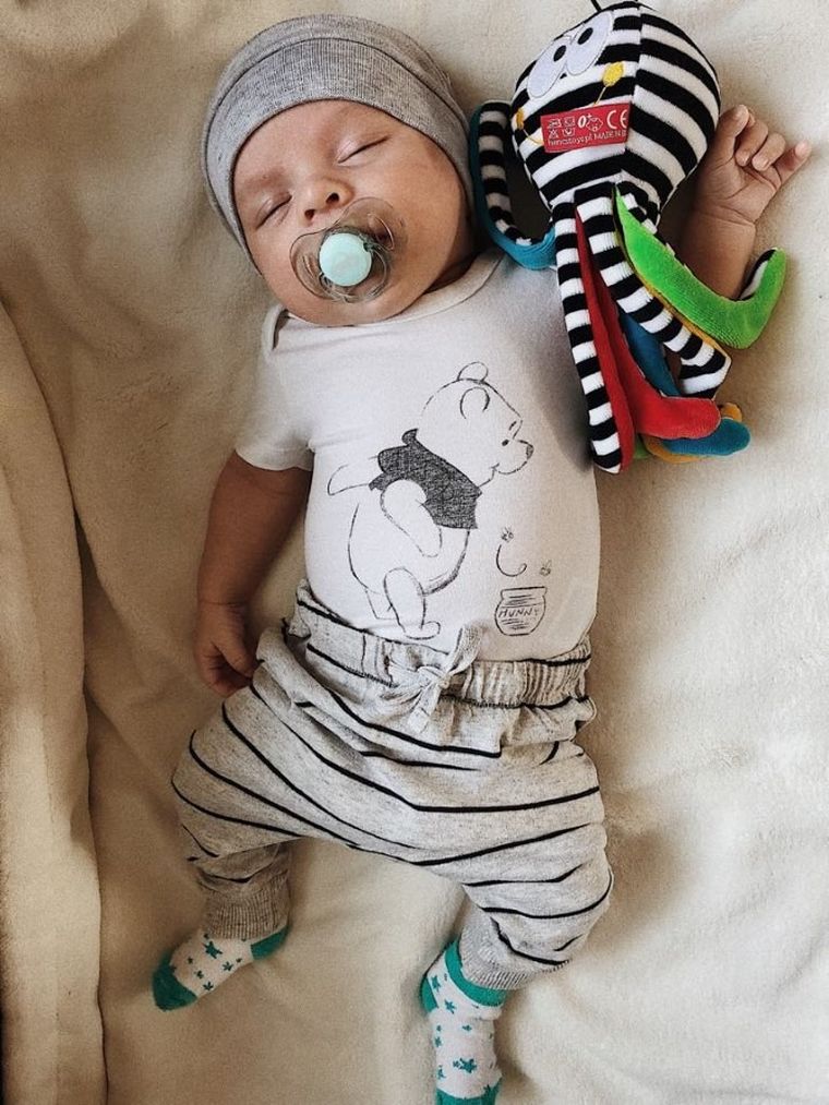 Mom's Care, caracatita, prima jucarie de plus cu agatatoare, jucarie senzoriala contrastanta, alb-negru