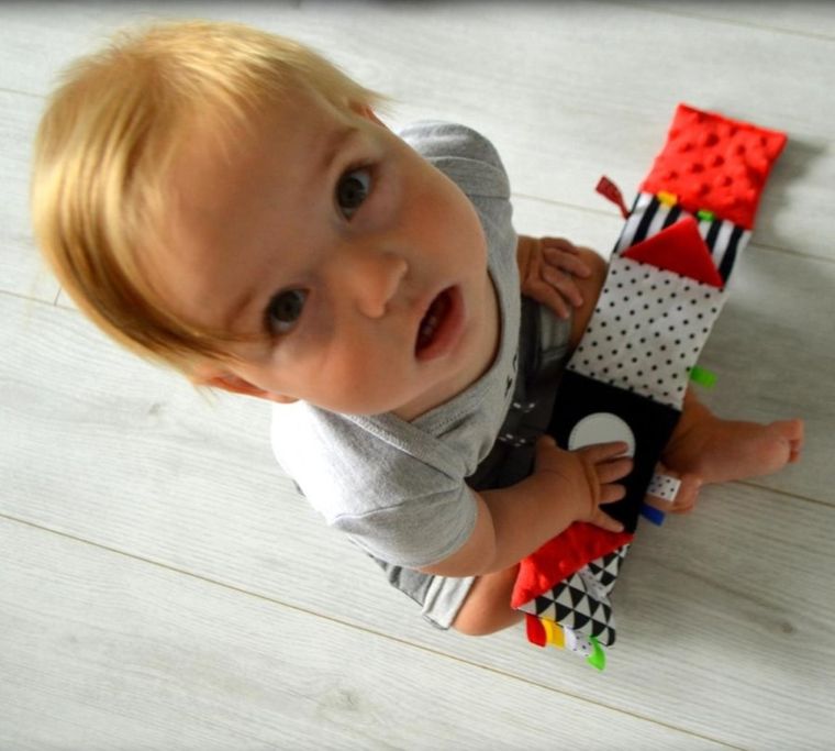 Mom's Care, carticica, jucarie senzoriala contrastanta, albastru