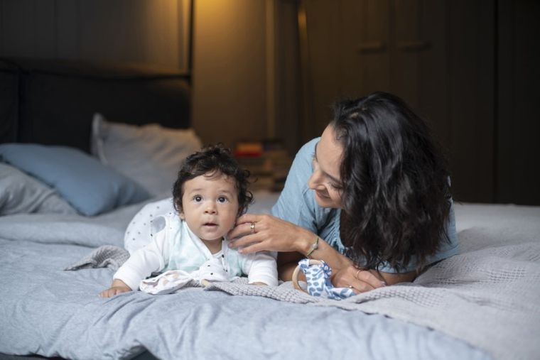 Motherhood, jucarie din lemn pentru dentitie, Pink Classics