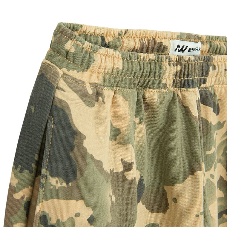 Pantaloni de trening cu model camuflaj si croiala baggy NOWEAR
