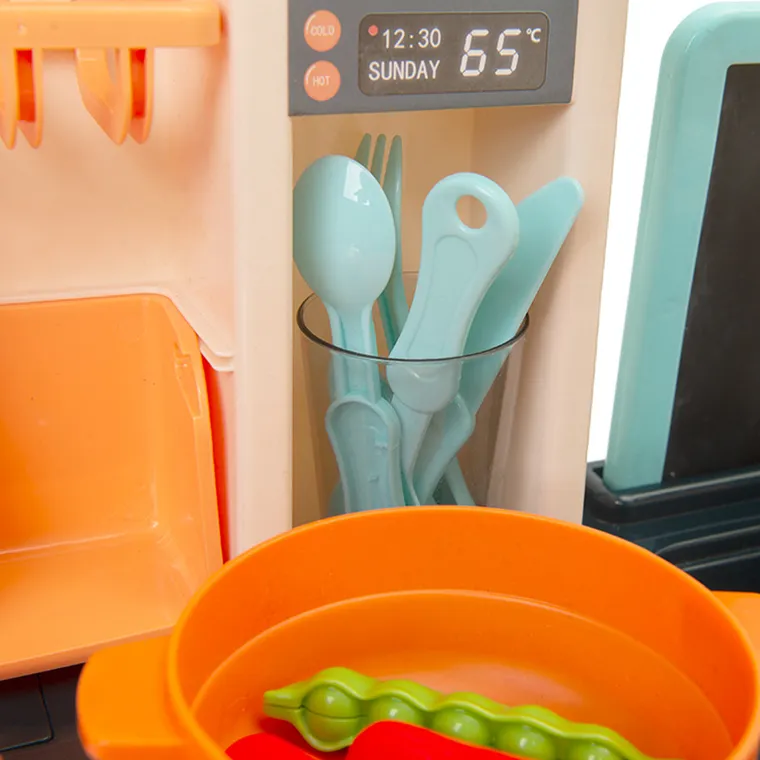 Smiki, bucatarie pentru copii cu accesorii, lumini si sunete