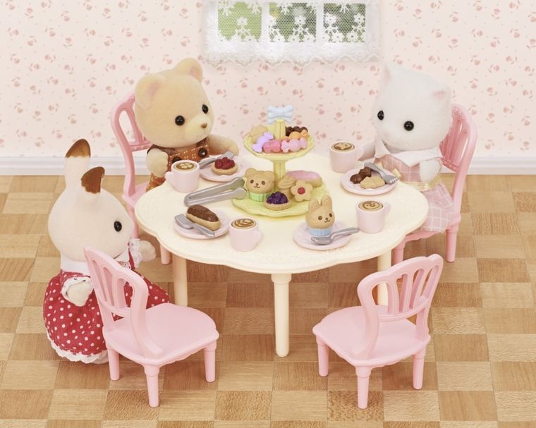 Sylvanian Families, Masa, scaune si multe dulciuri, set cu figurine, 5742